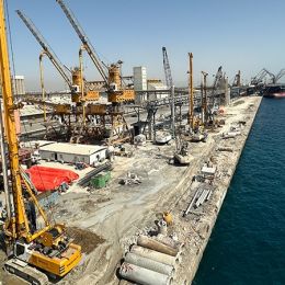 أعمال سند جوانب الخفر لميناء جدة الإسلامي