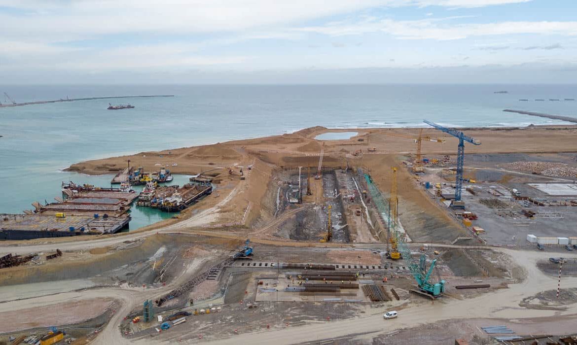 Проект порта Надор Вест Мед был завершен