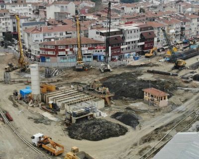 Работы по креплению и строительству сверху-вниз на проекте Ускюдар Хакимияти Милли Базар и подземная парковка.